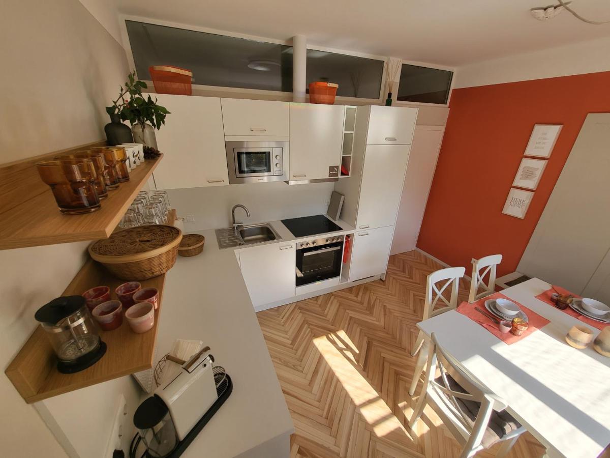 Orange Flat By Grazrentals Highest Standard & Free Parking Appartement *